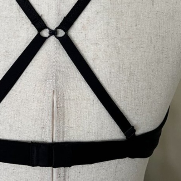 Victoria's Secret Black High Neck Mesh Lace Bralette size large 😍😍 - Picture 4 of 8